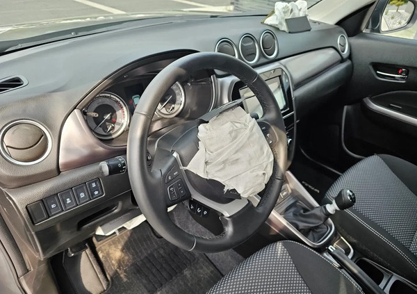 Suzuki Vitara cena 29900 przebieg: 4243, rok produkcji 2022 z Nasielsk małe 781